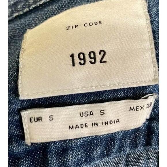 Women's Zip Code 1992 Small Jean Jacket Rose, Lips, & Peace Patches (3A-B) - Picture 6 of 8